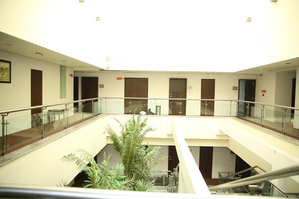 Capital O 9960 Hotel Grand Himayat Χιντεραμπάντ Εξωτερικό φωτογραφία