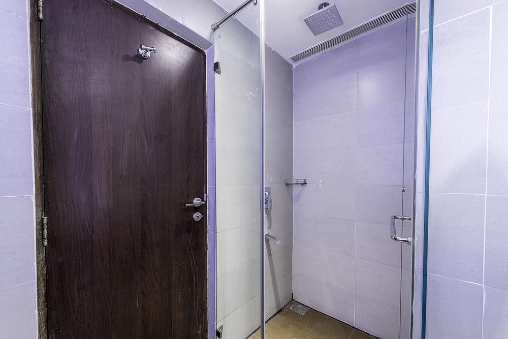 Capital O 9960 Hotel Grand Himayat Χιντεραμπάντ Εξωτερικό φωτογραφία