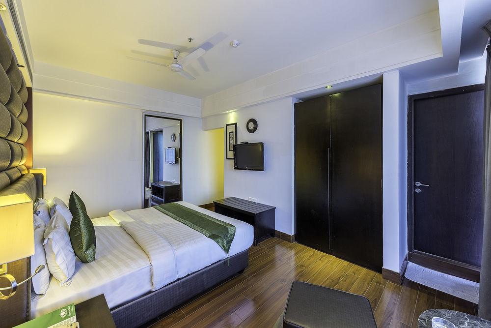 Capital O 9960 Hotel Grand Himayat Χιντεραμπάντ Εξωτερικό φωτογραφία