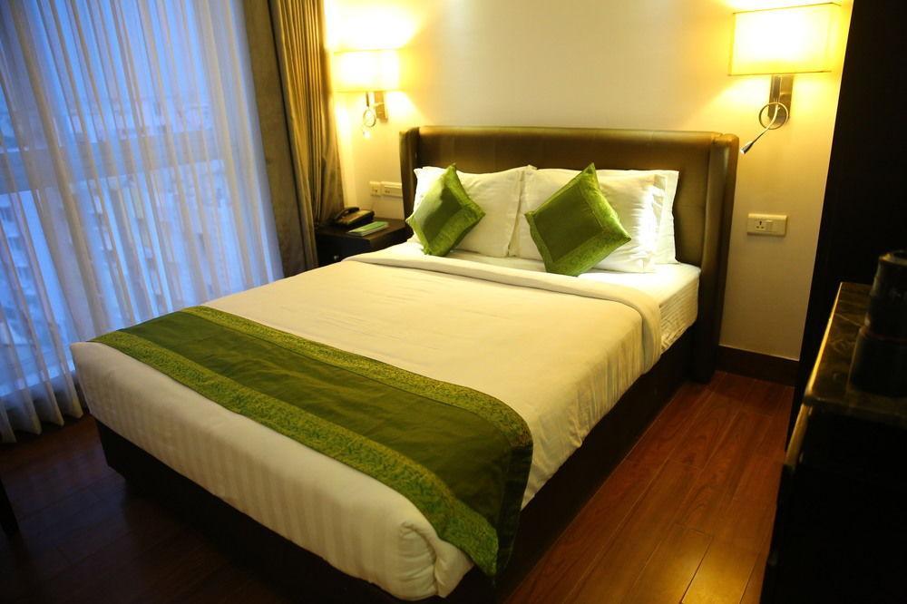 Capital O 9960 Hotel Grand Himayat Χιντεραμπάντ Εξωτερικό φωτογραφία
