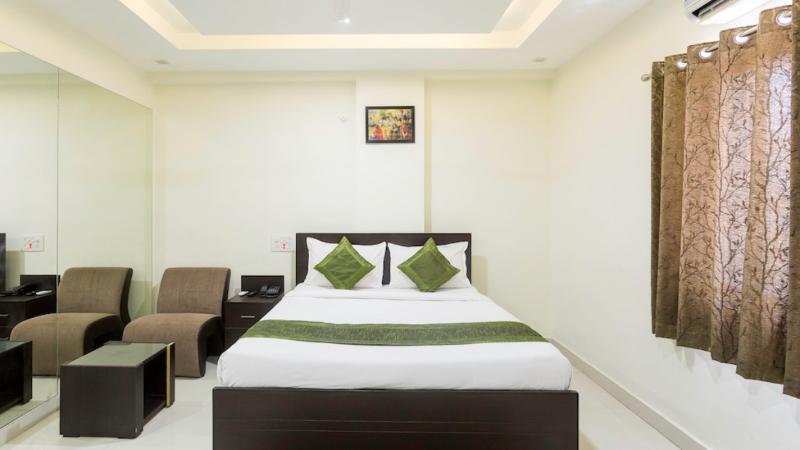 Capital O 9960 Hotel Grand Himayat Χιντεραμπάντ Εξωτερικό φωτογραφία