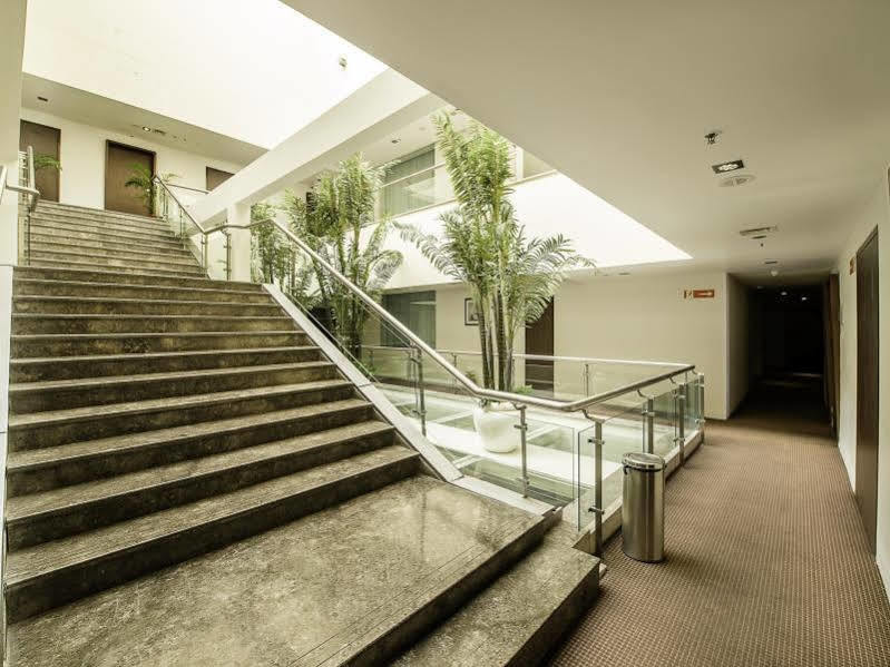 Capital O 9960 Hotel Grand Himayat Χιντεραμπάντ Εξωτερικό φωτογραφία